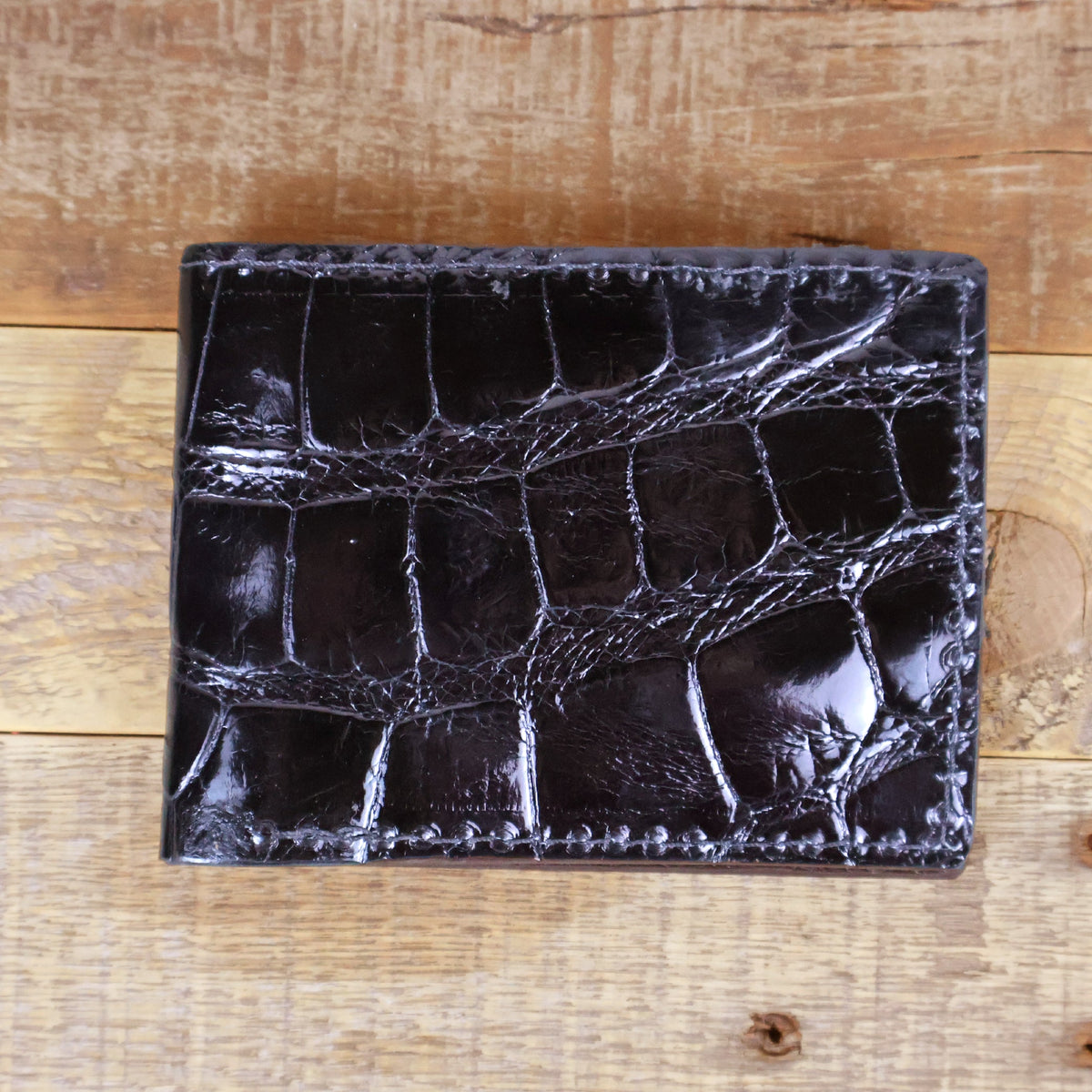 Alligator Full Gloss Black Bifold