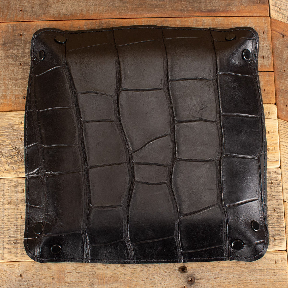 Alligator Matte Black Valet