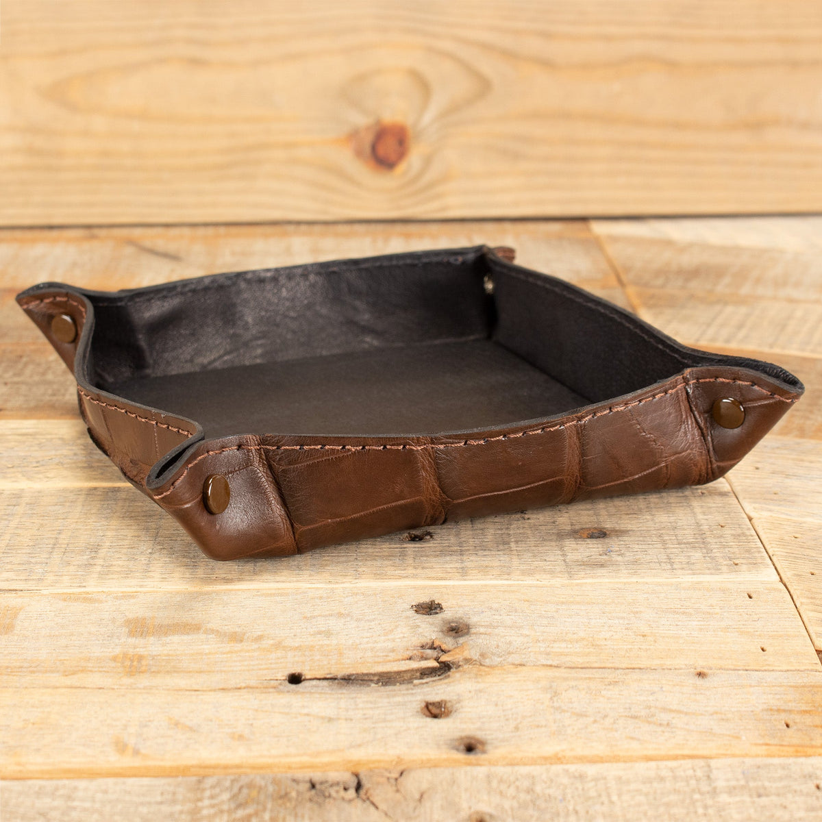 Alligator Matte Brown Valet