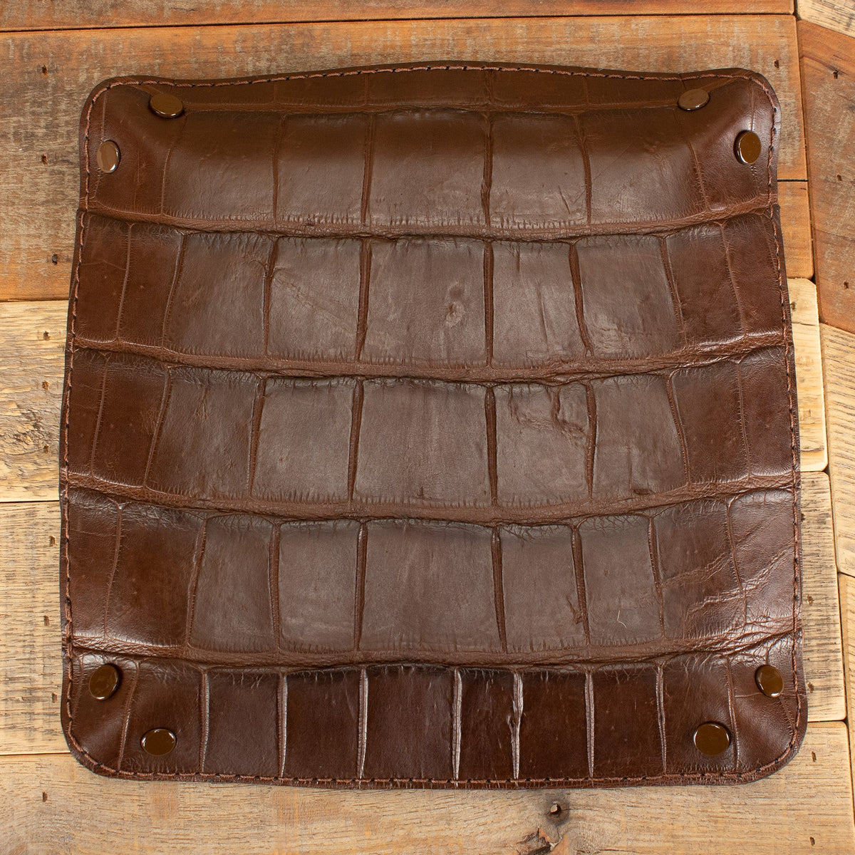 Alligator Matte Brown Valet